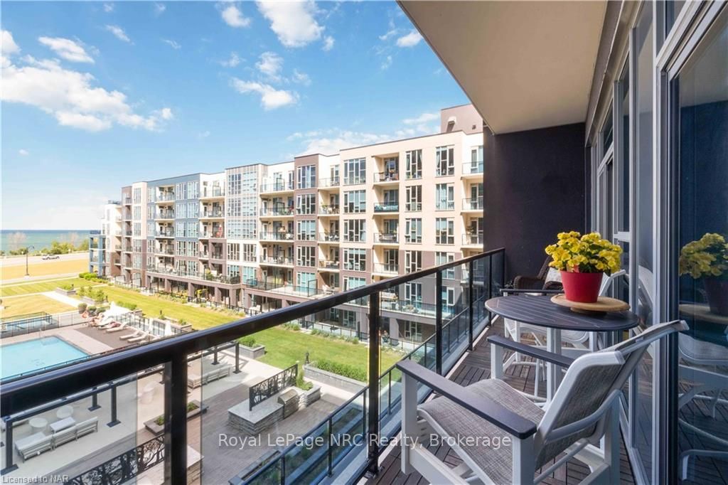 16 Concord Pl, #429