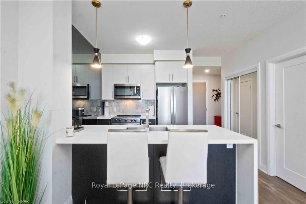 16 Concord Pl, #429