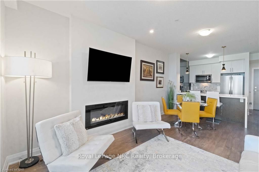 16 Concord Pl, #429