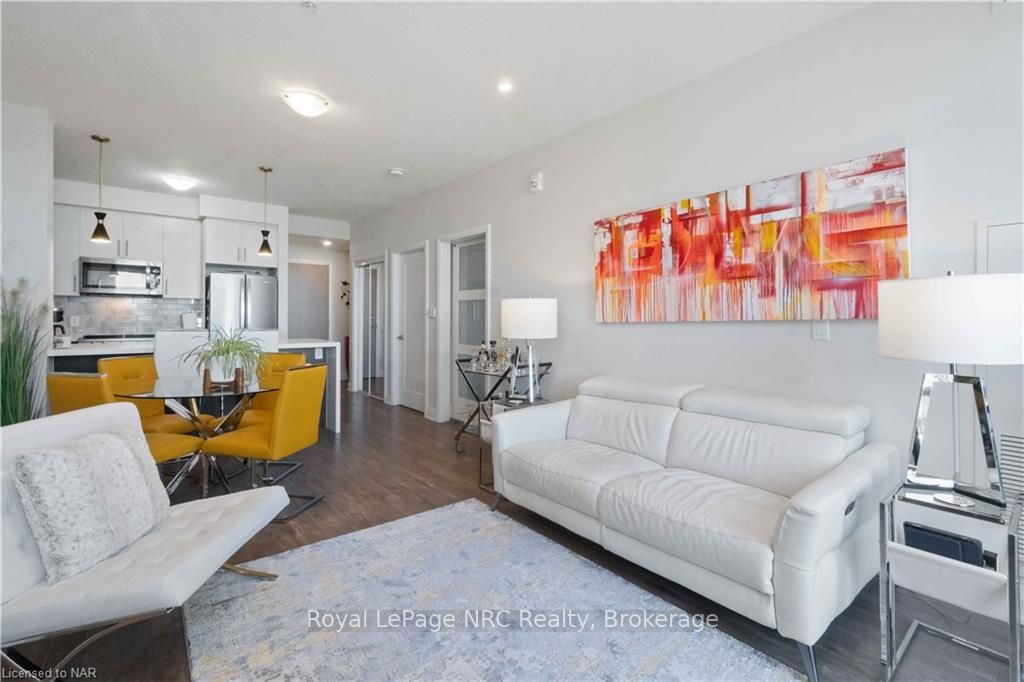 16 Concord Pl, #429