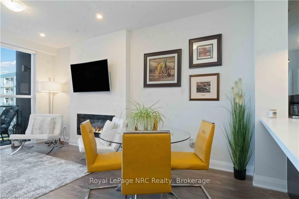 16 Concord Pl, #429