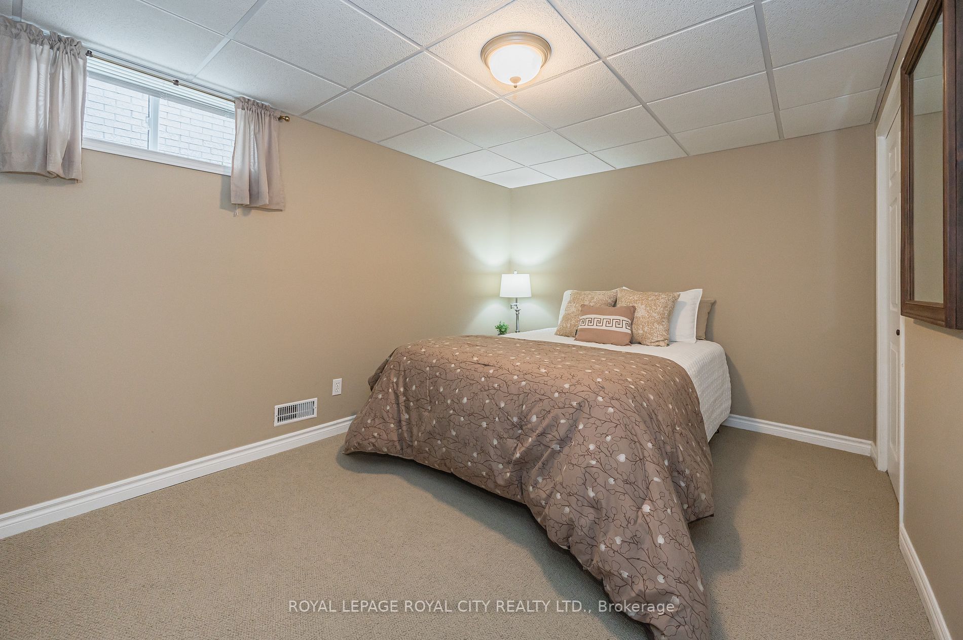 738 Willow Rd