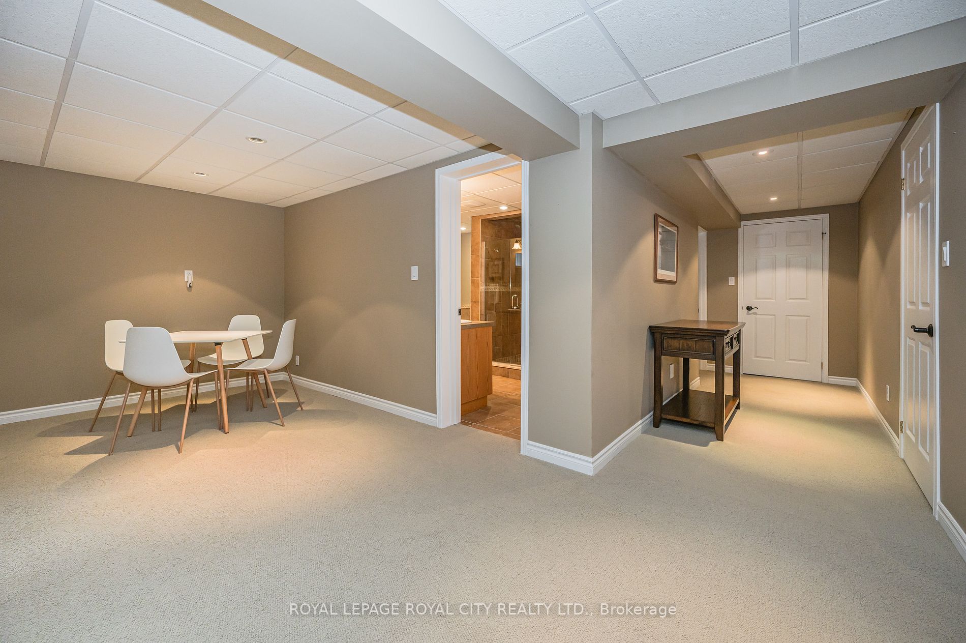 738 Willow Rd