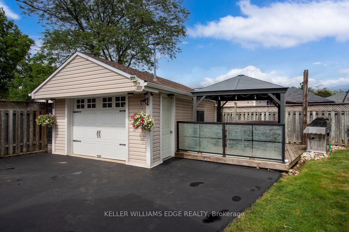 11 Brandow Crt