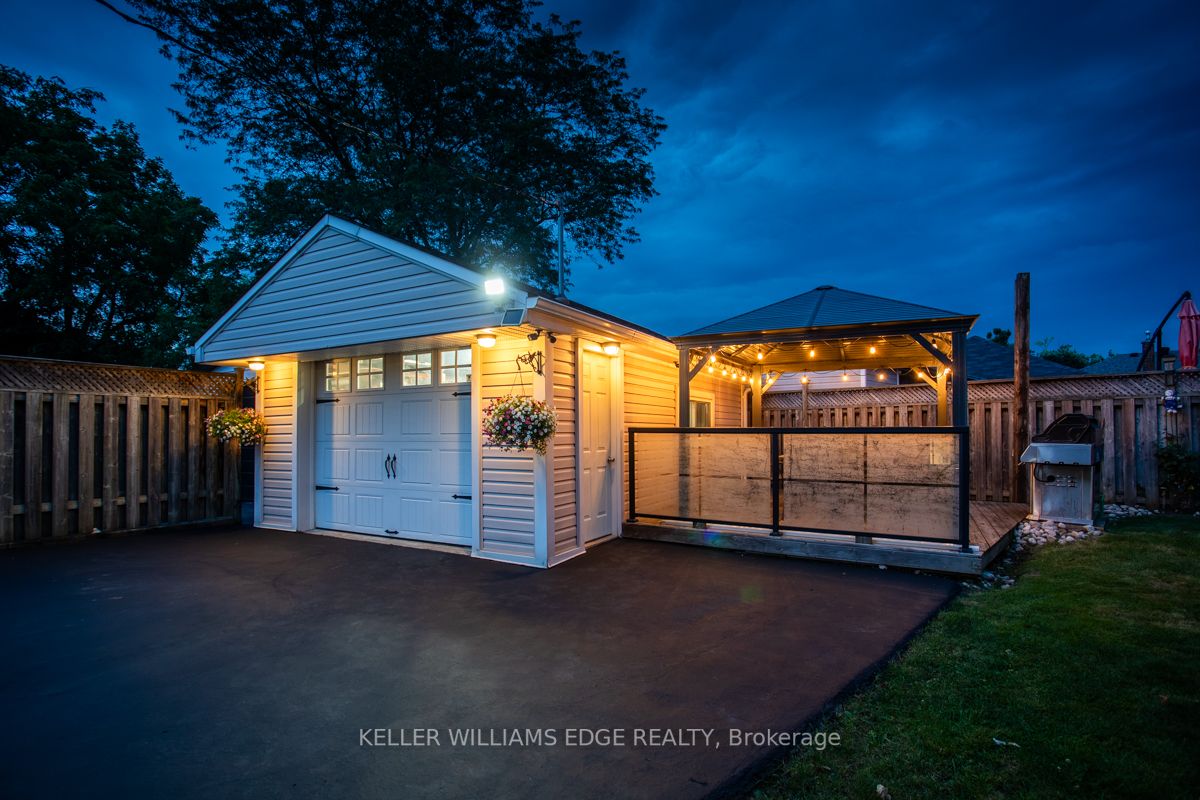 11 Brandow Crt