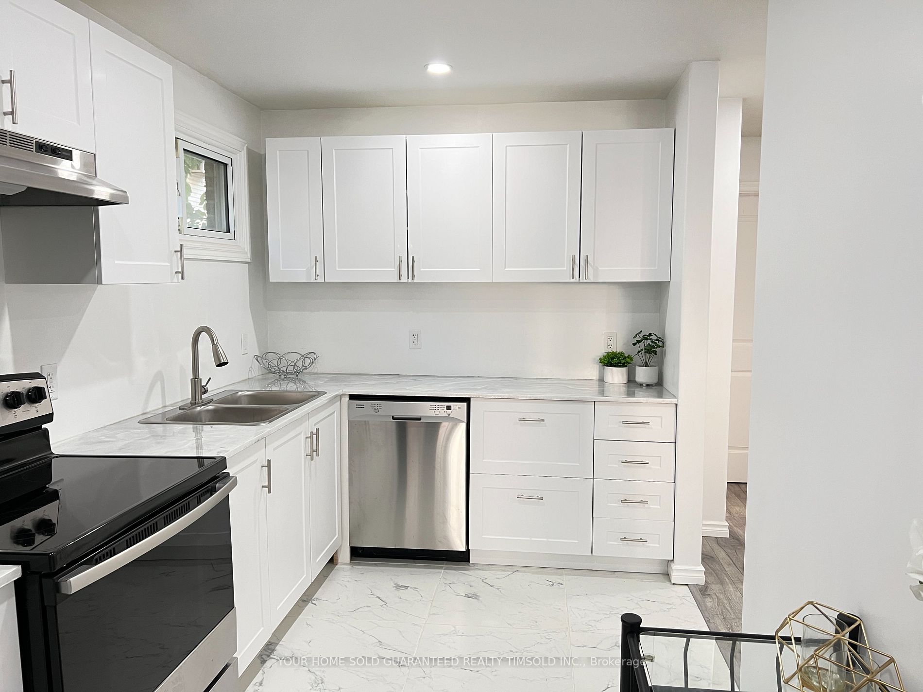 1242 Cottage Place