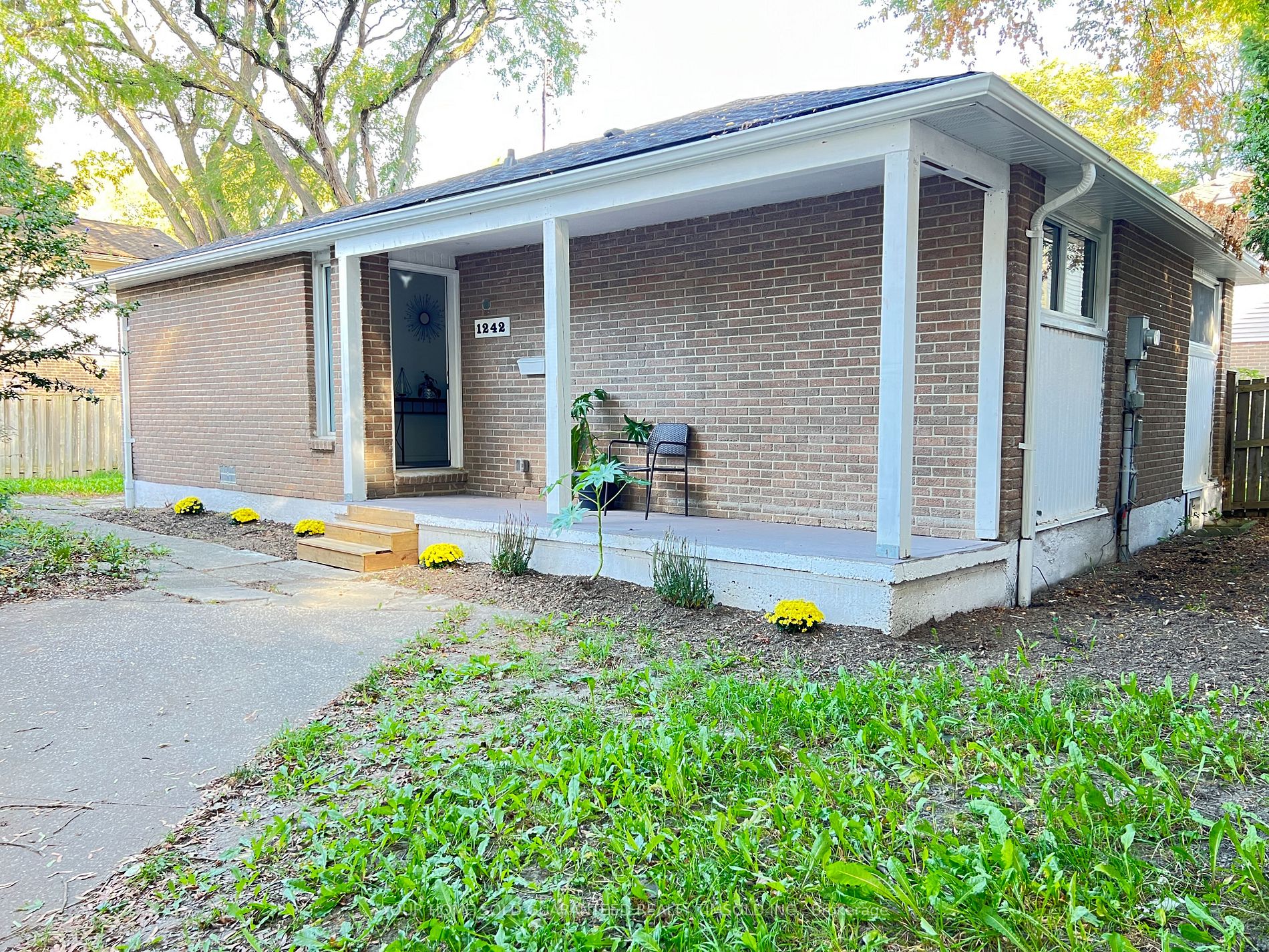 1242 Cottage Place