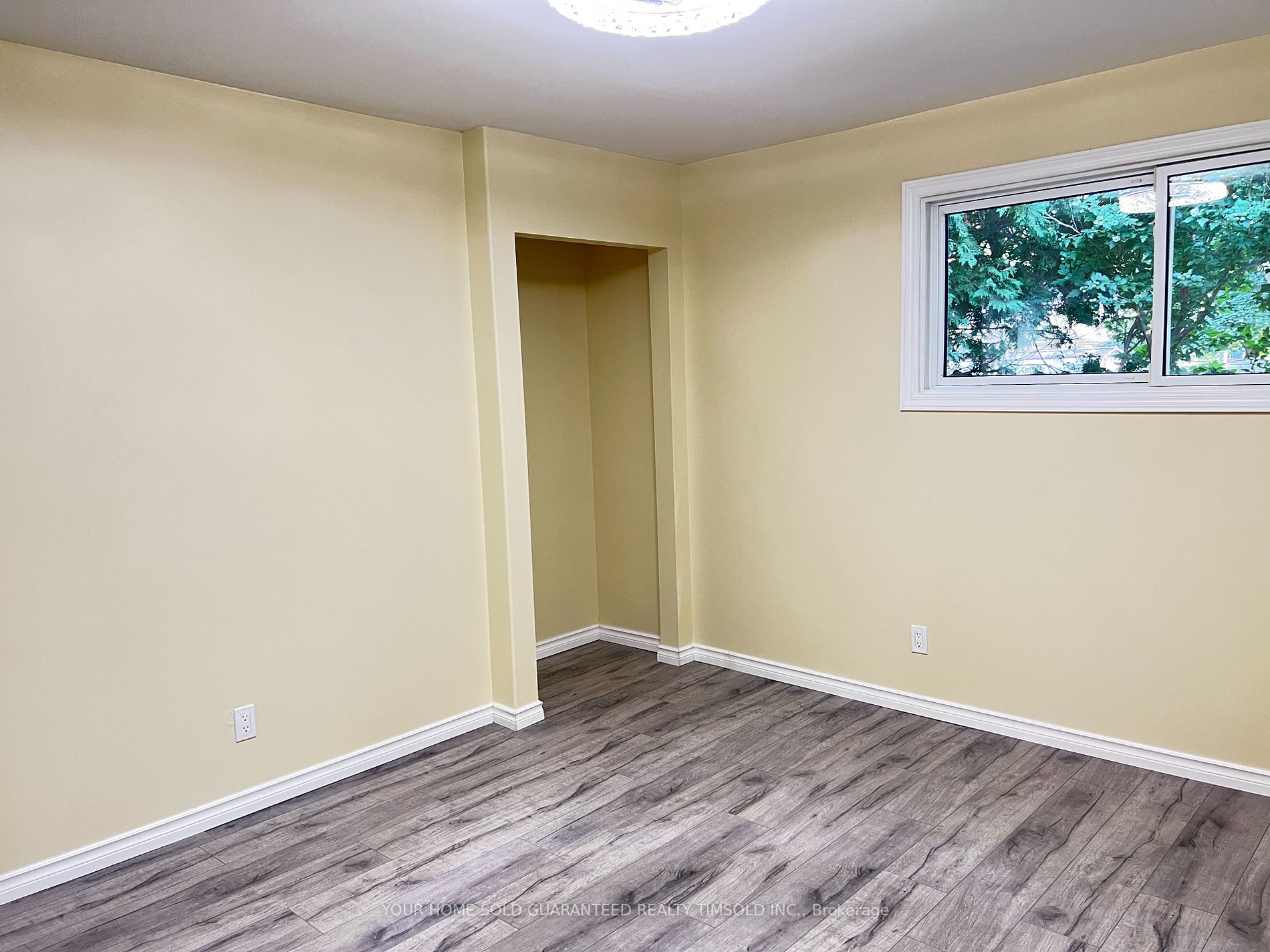 1242 Cottage Place