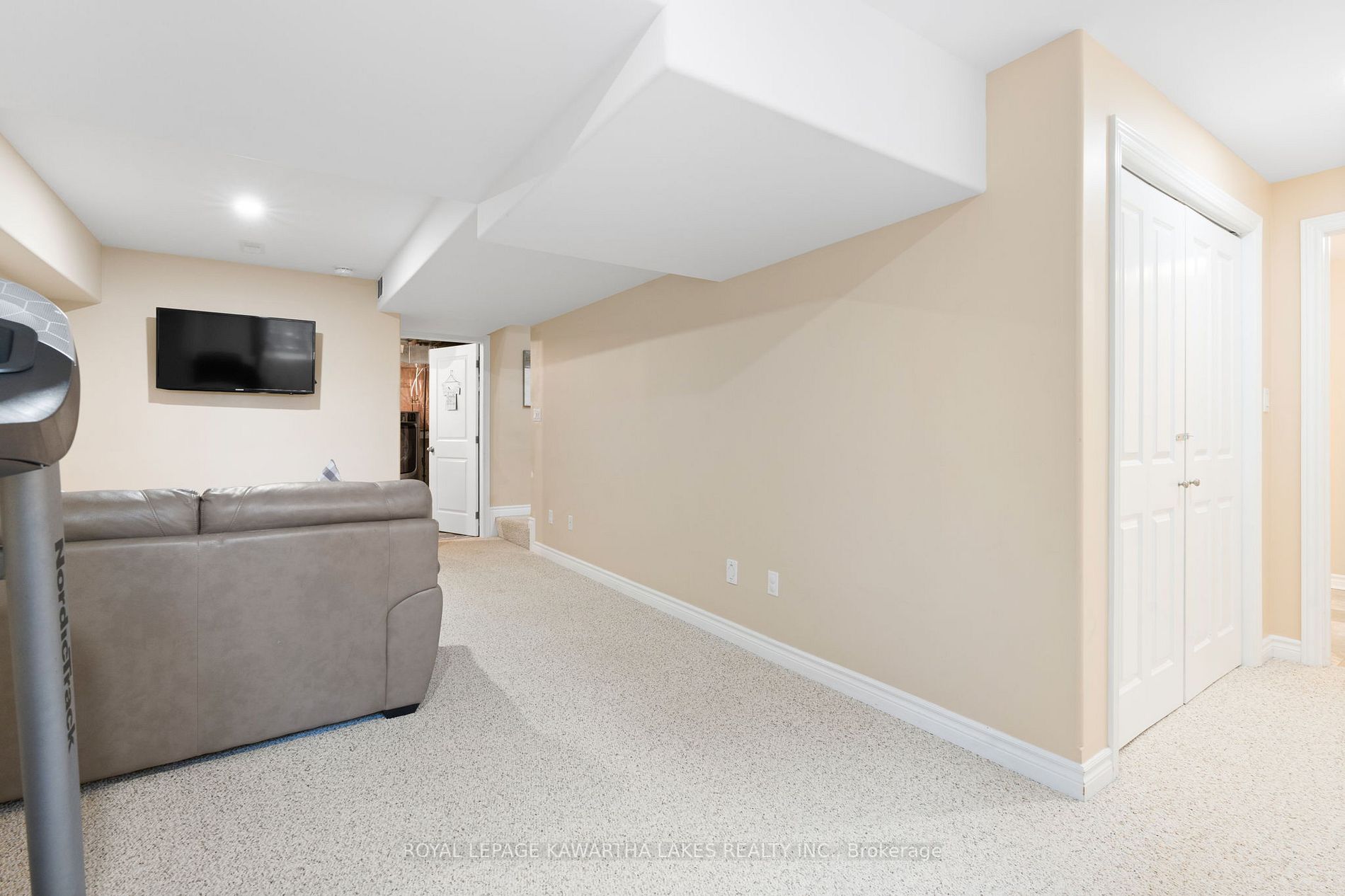 22 Fallingbrook Crescent