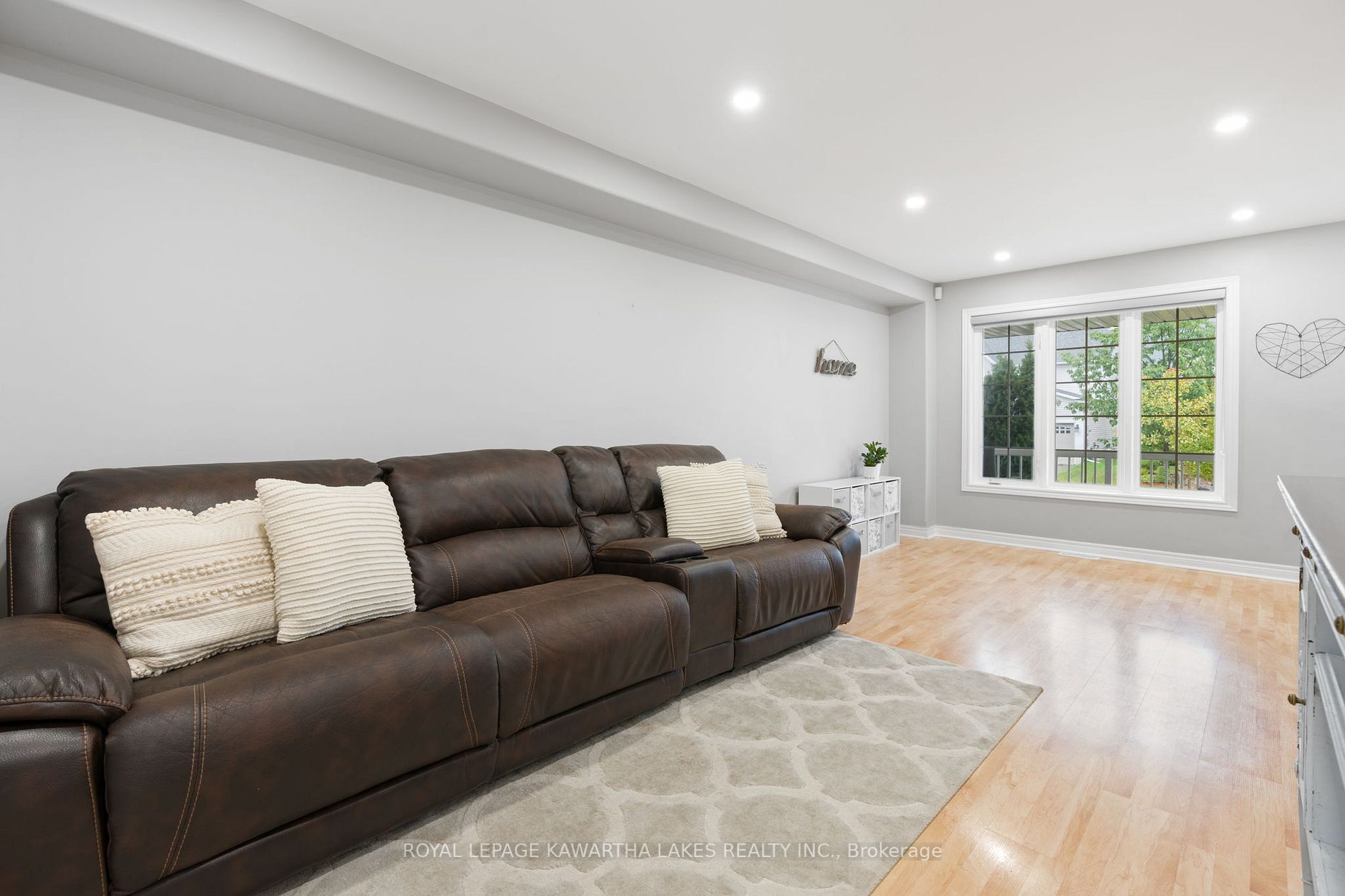 22 Fallingbrook Crescent