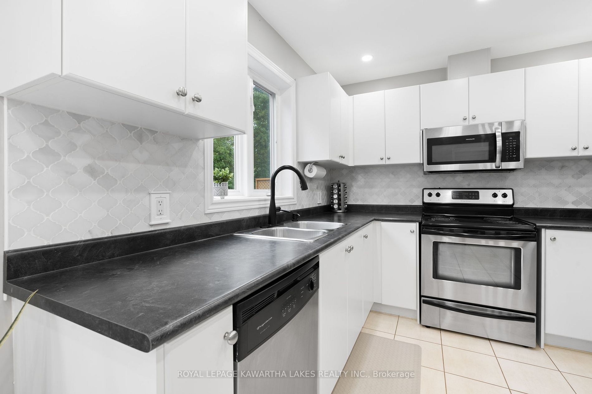 22 Fallingbrook Crescent