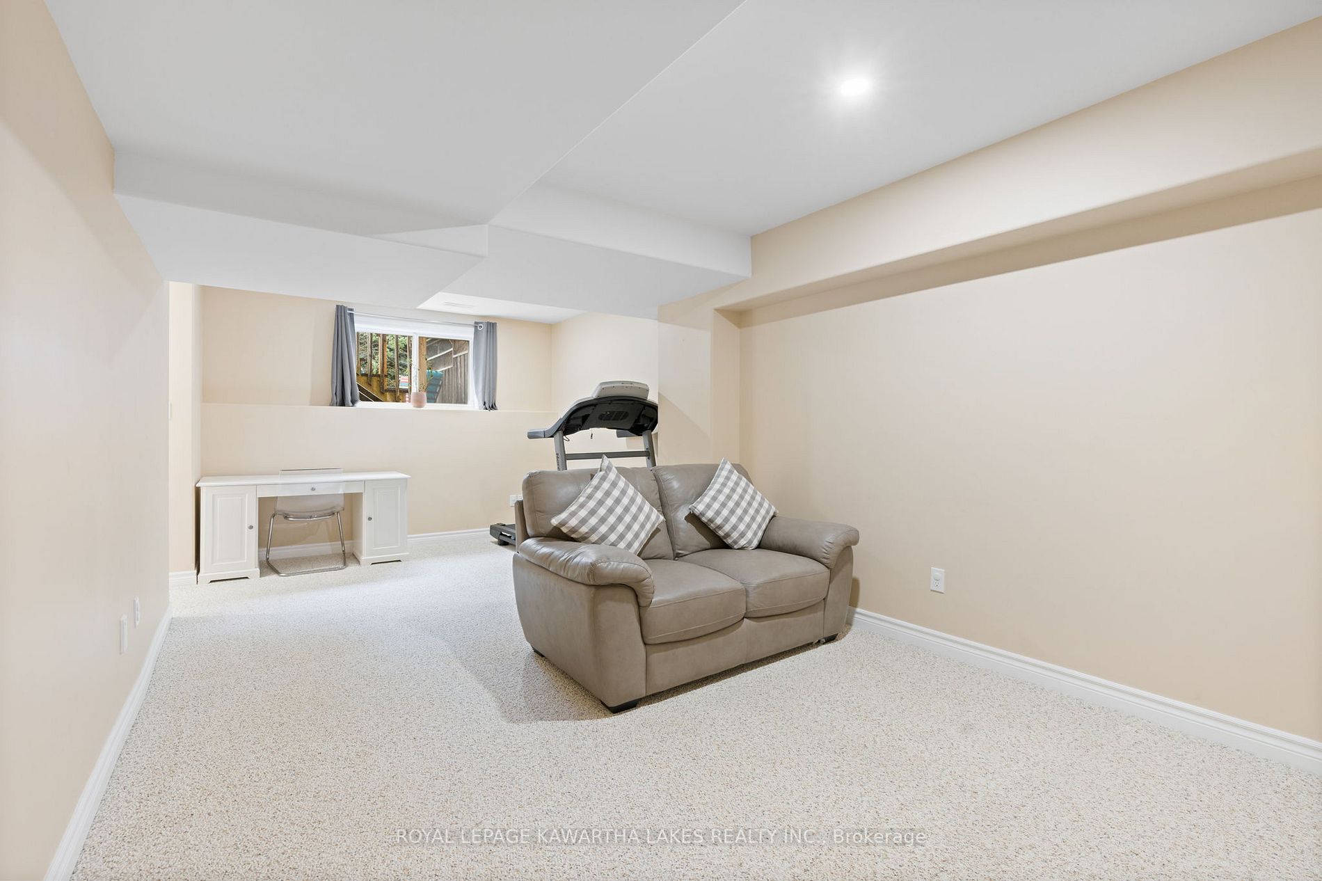 22 Fallingbrook Crescent