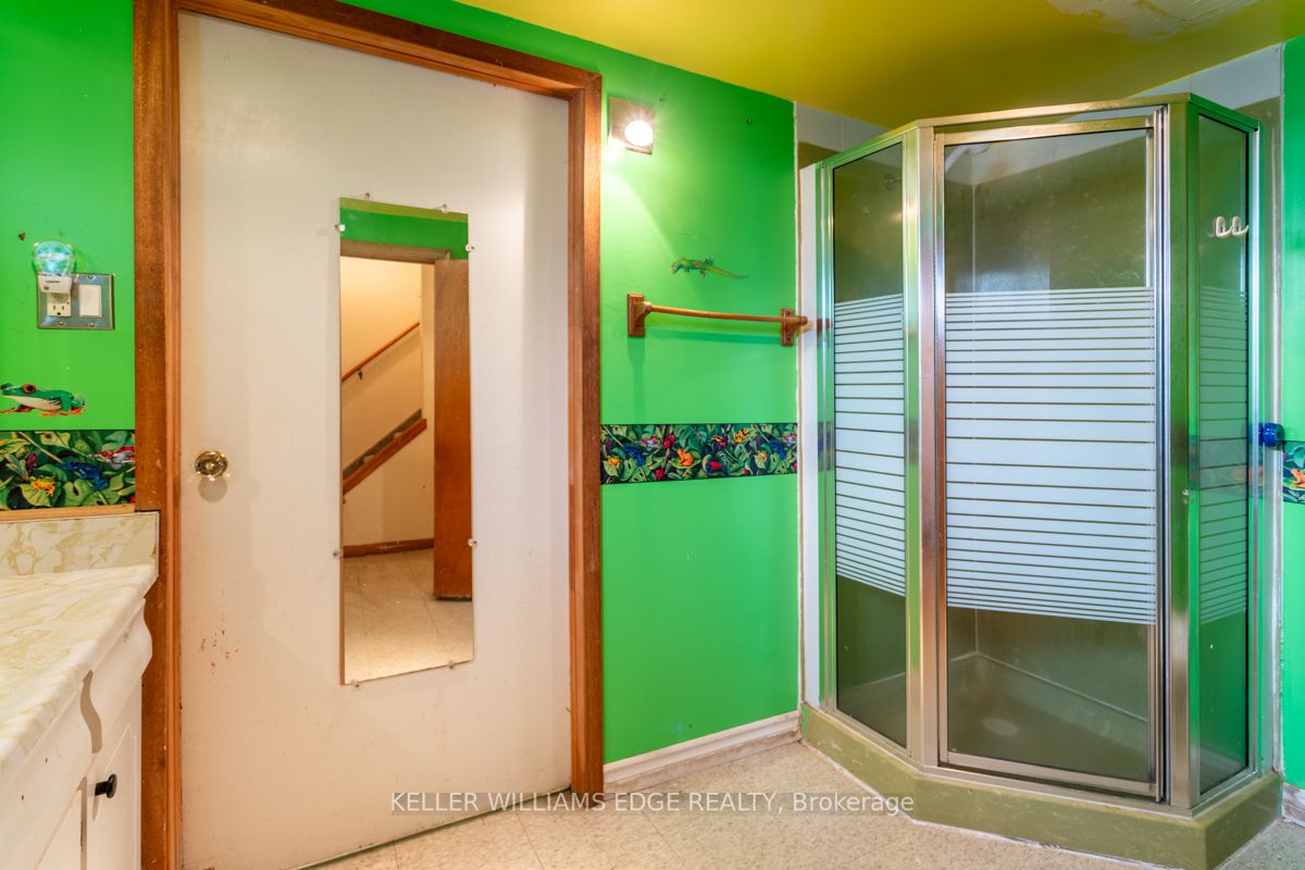 28 Passmore St