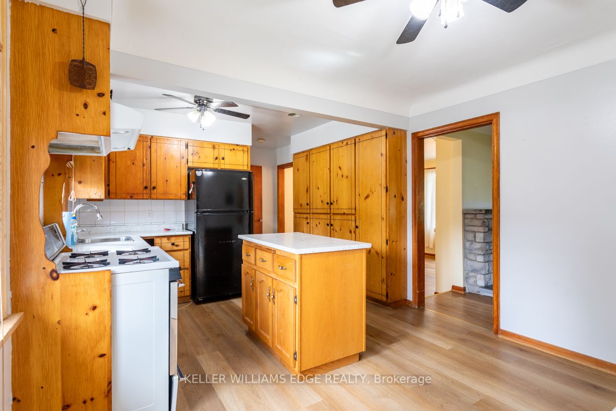 28 Passmore St