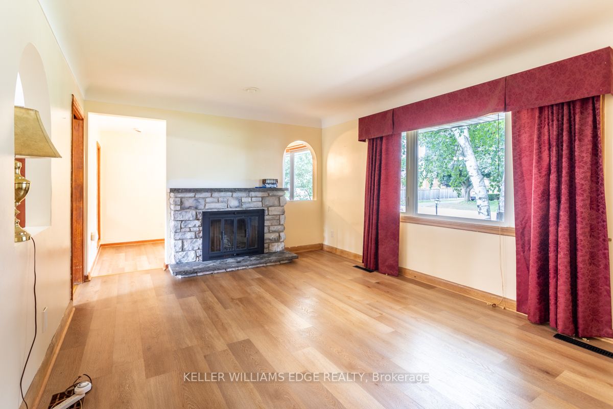 28 Passmore St