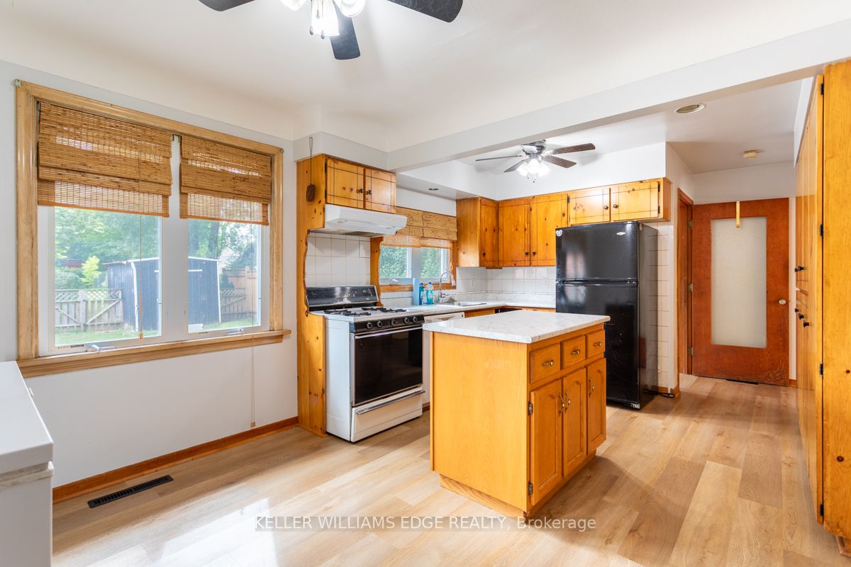28 Passmore St