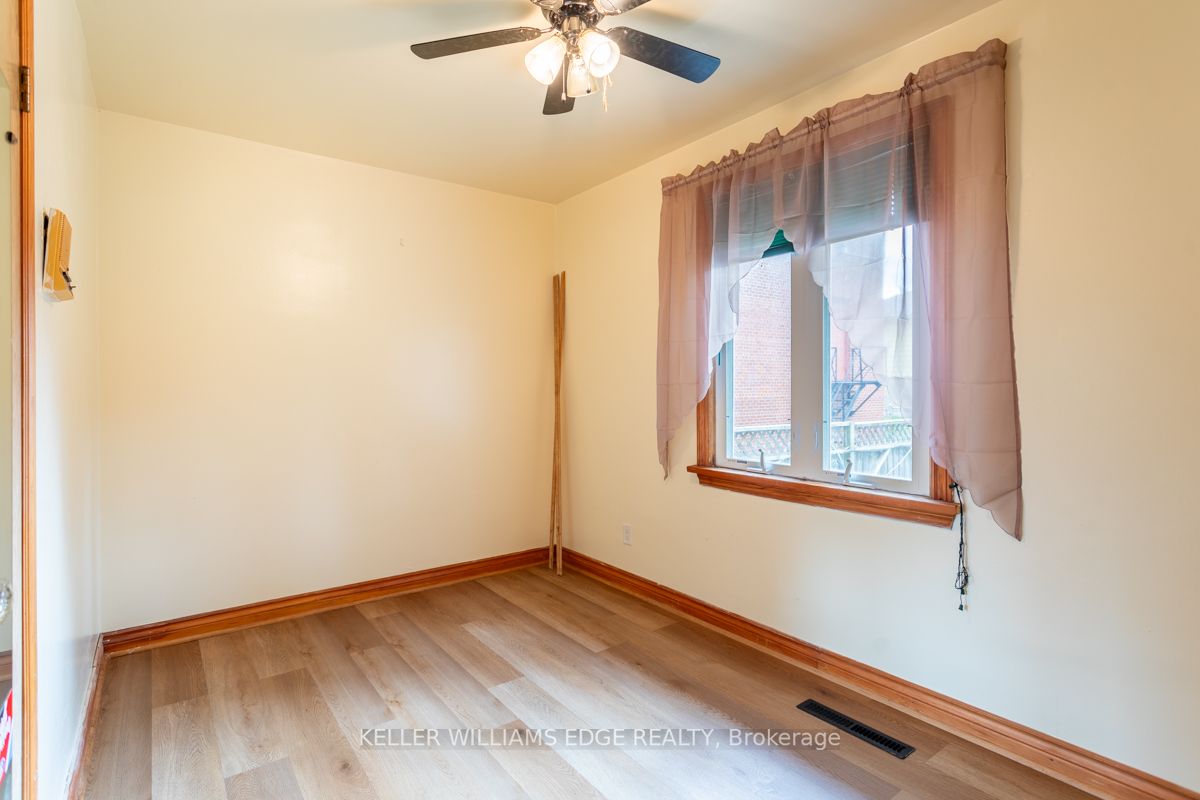 28 Passmore St
