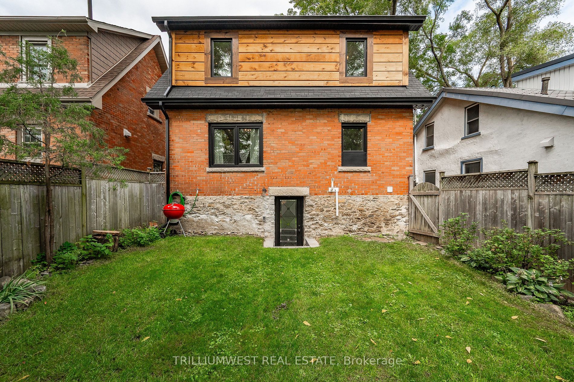 18 Waterloo Avenue