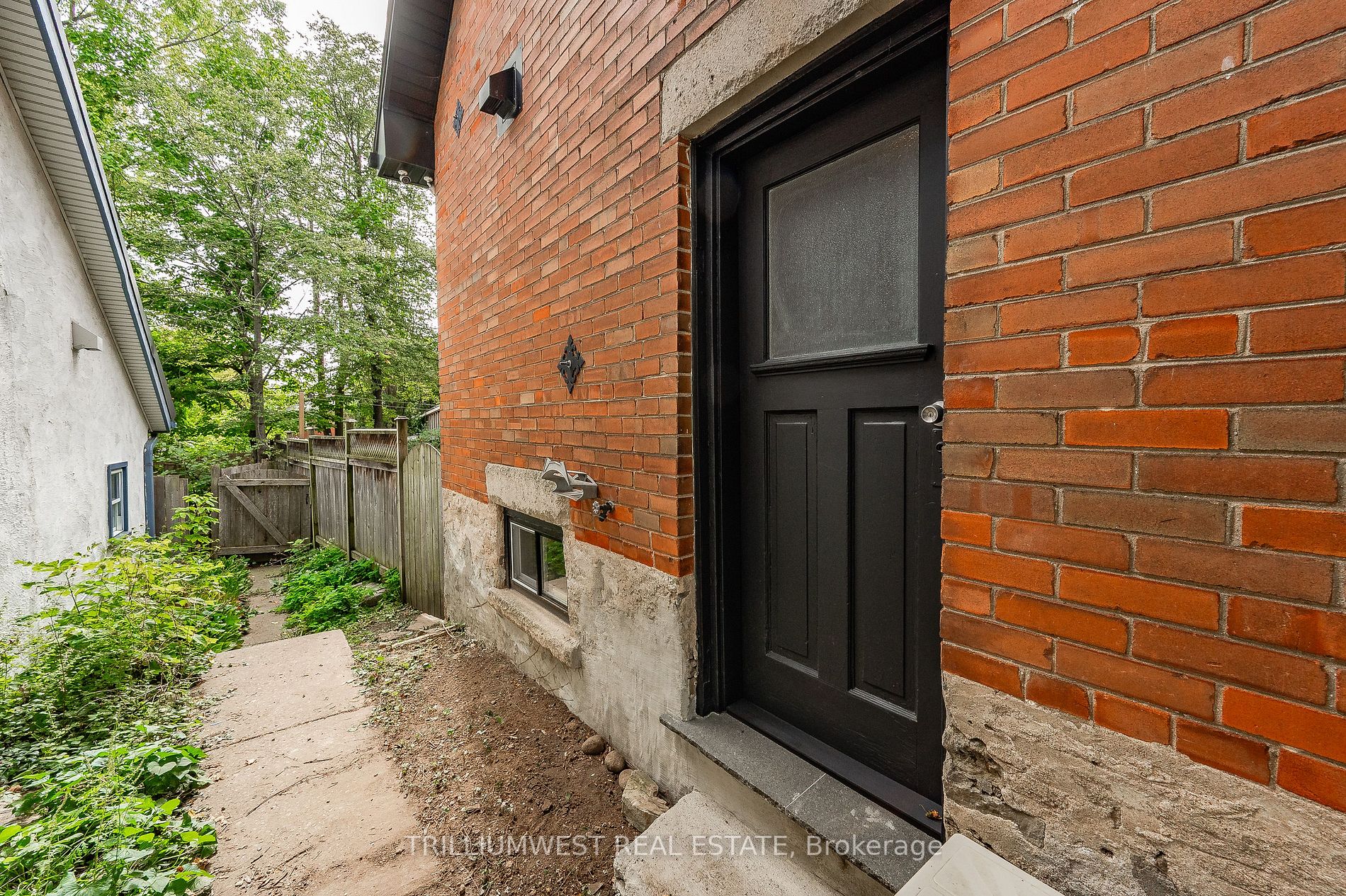 18 Waterloo Avenue