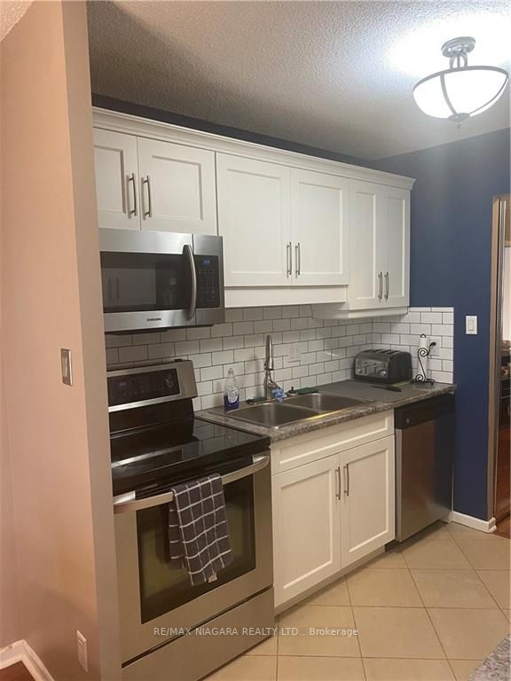 7 Gale Cres, #109