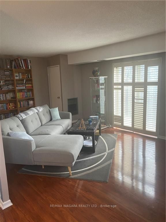 7 Gale Cres, #109