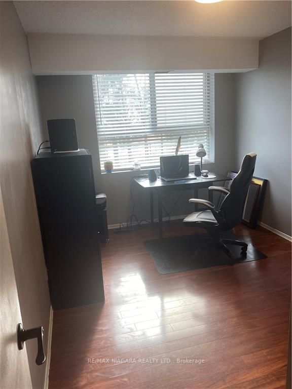 7 Gale Cres, #109