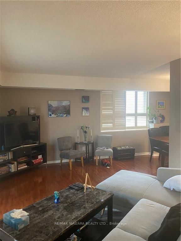 7 Gale Cres, #109