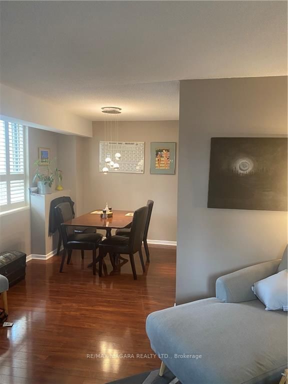 7 Gale Cres, #109