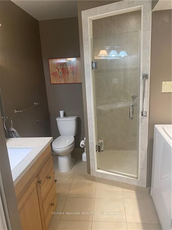 7 Gale Cres, #109