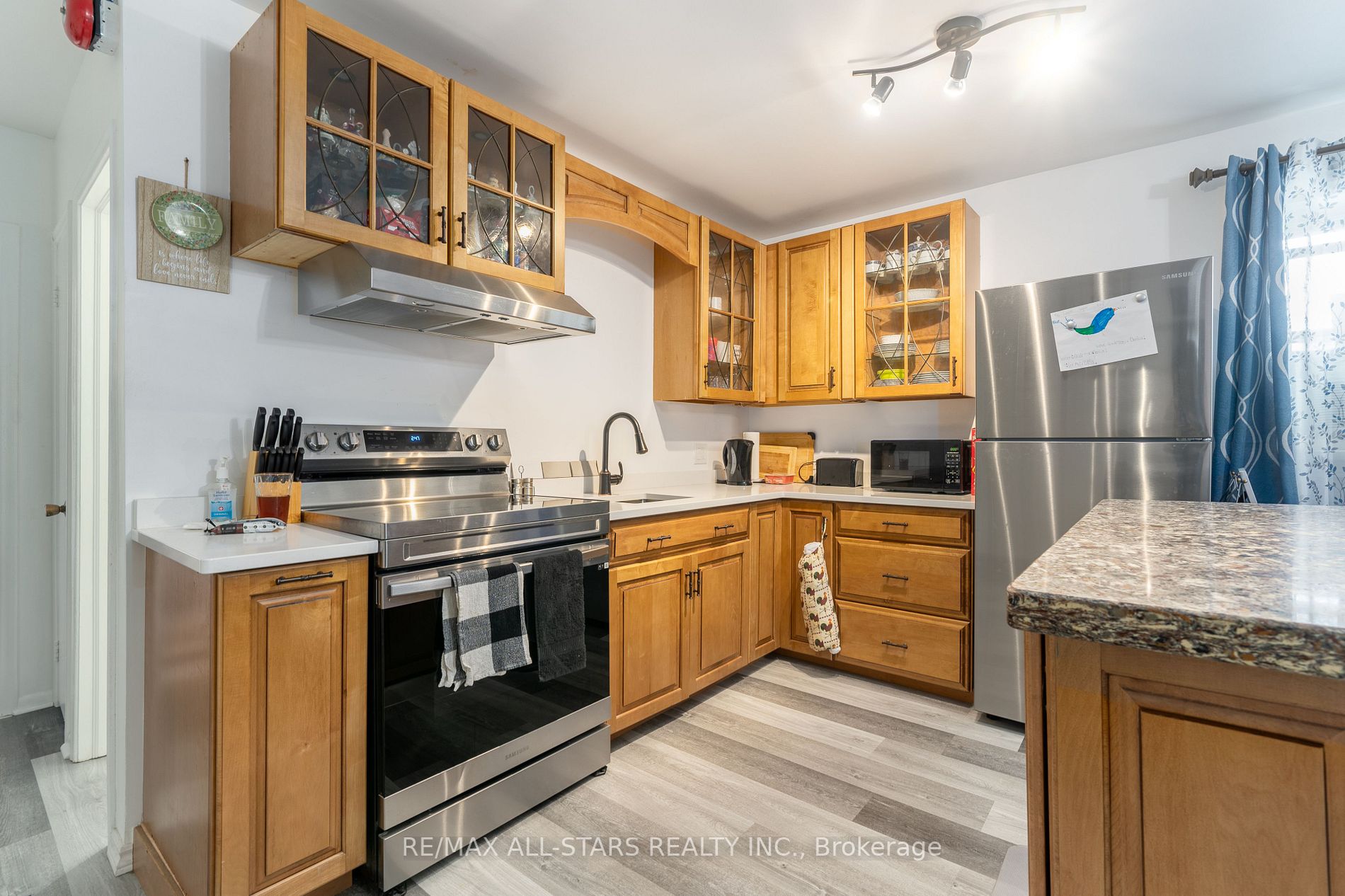 42-44 Colborne St