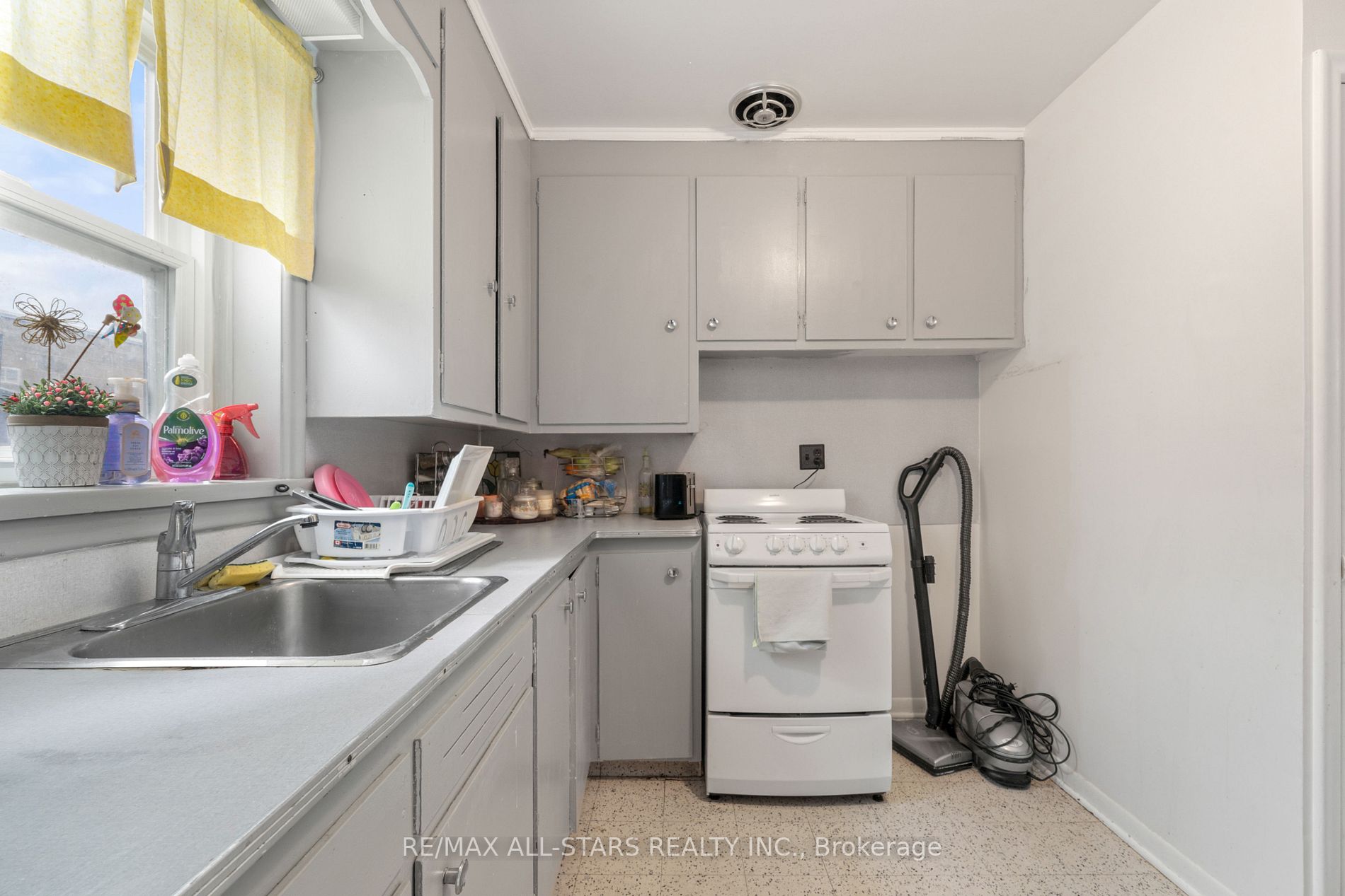 42-44 Colborne St