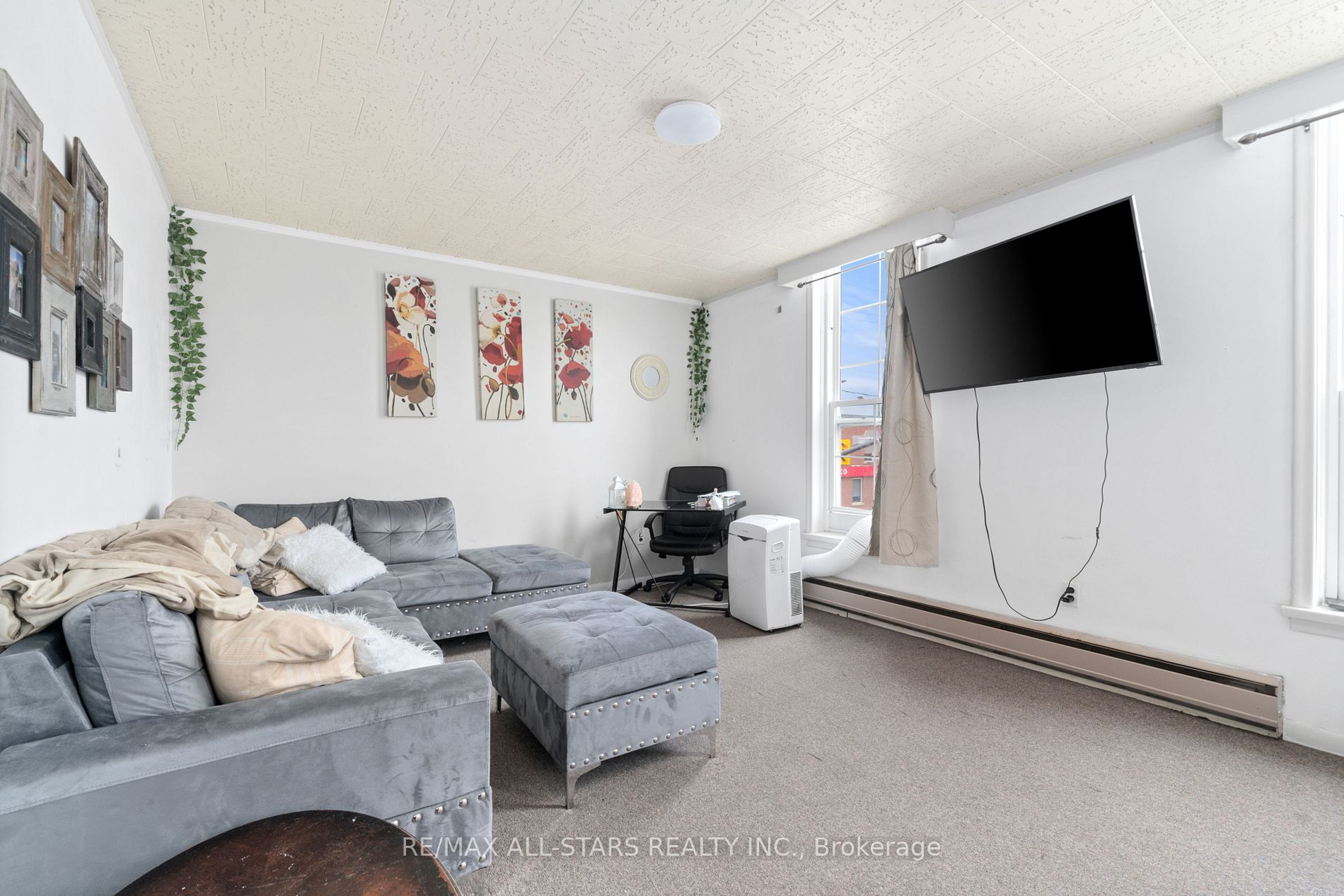 42-44 Colborne St