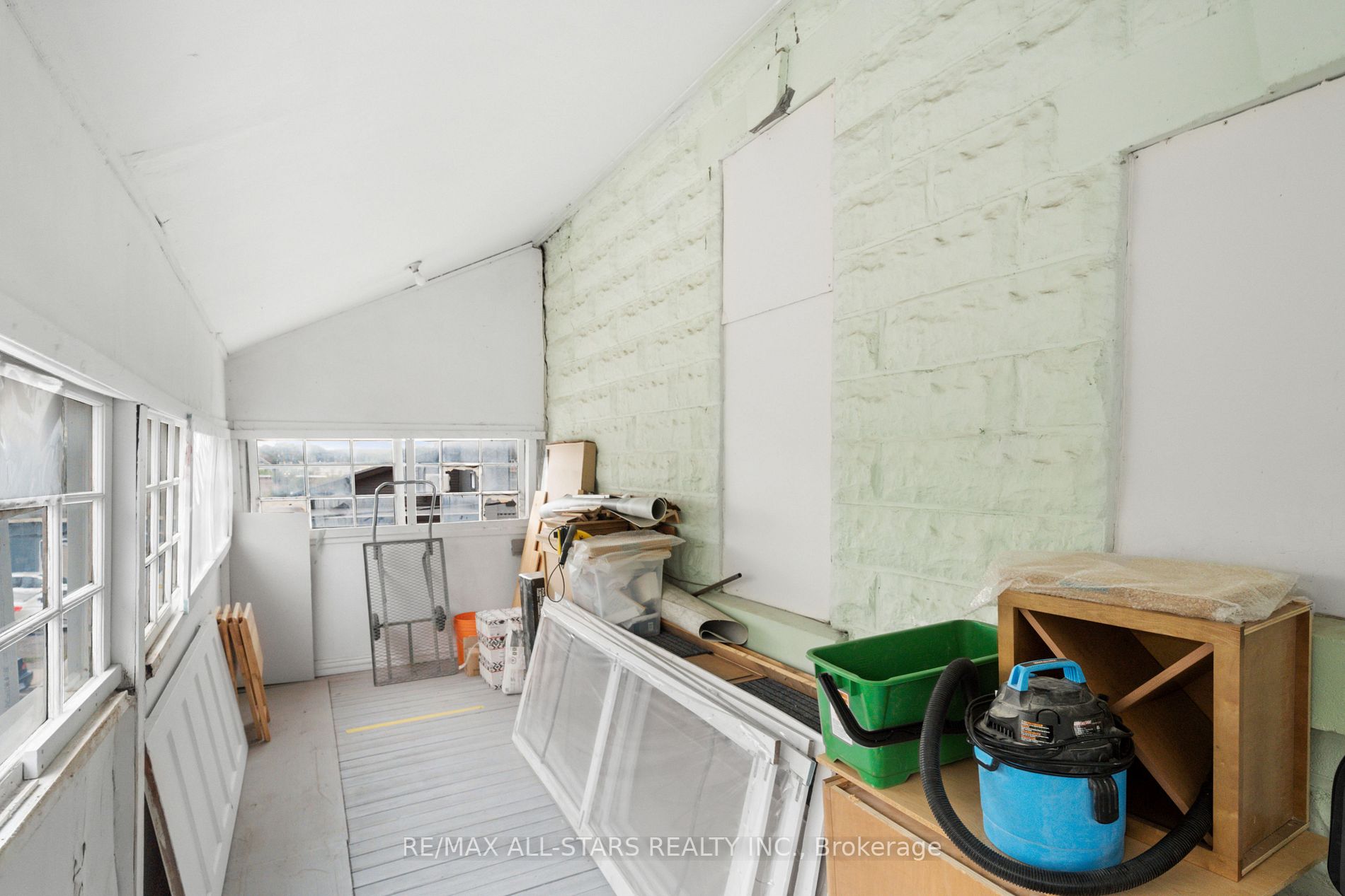 42-44 Colborne St