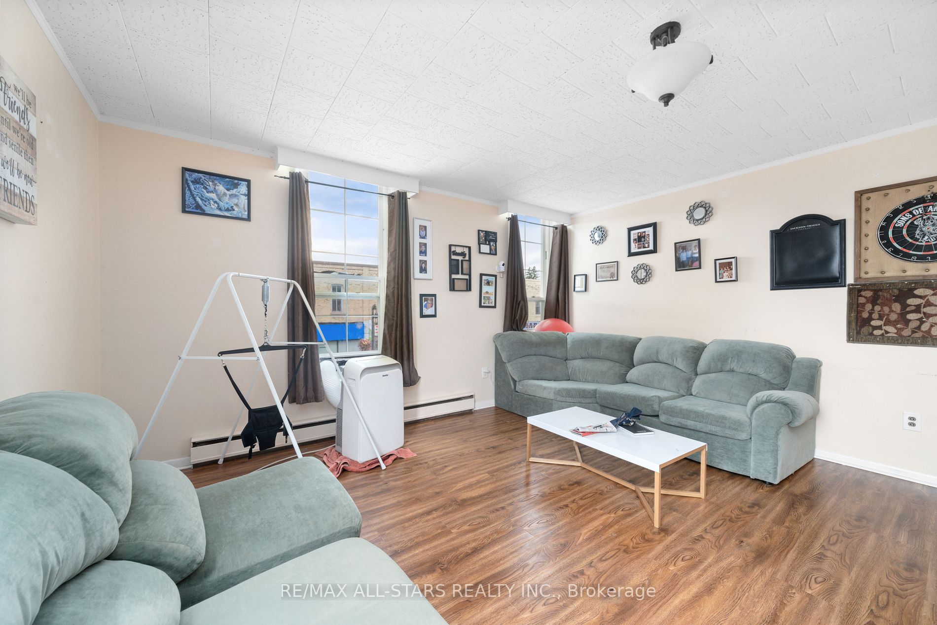 42-44 Colborne St
