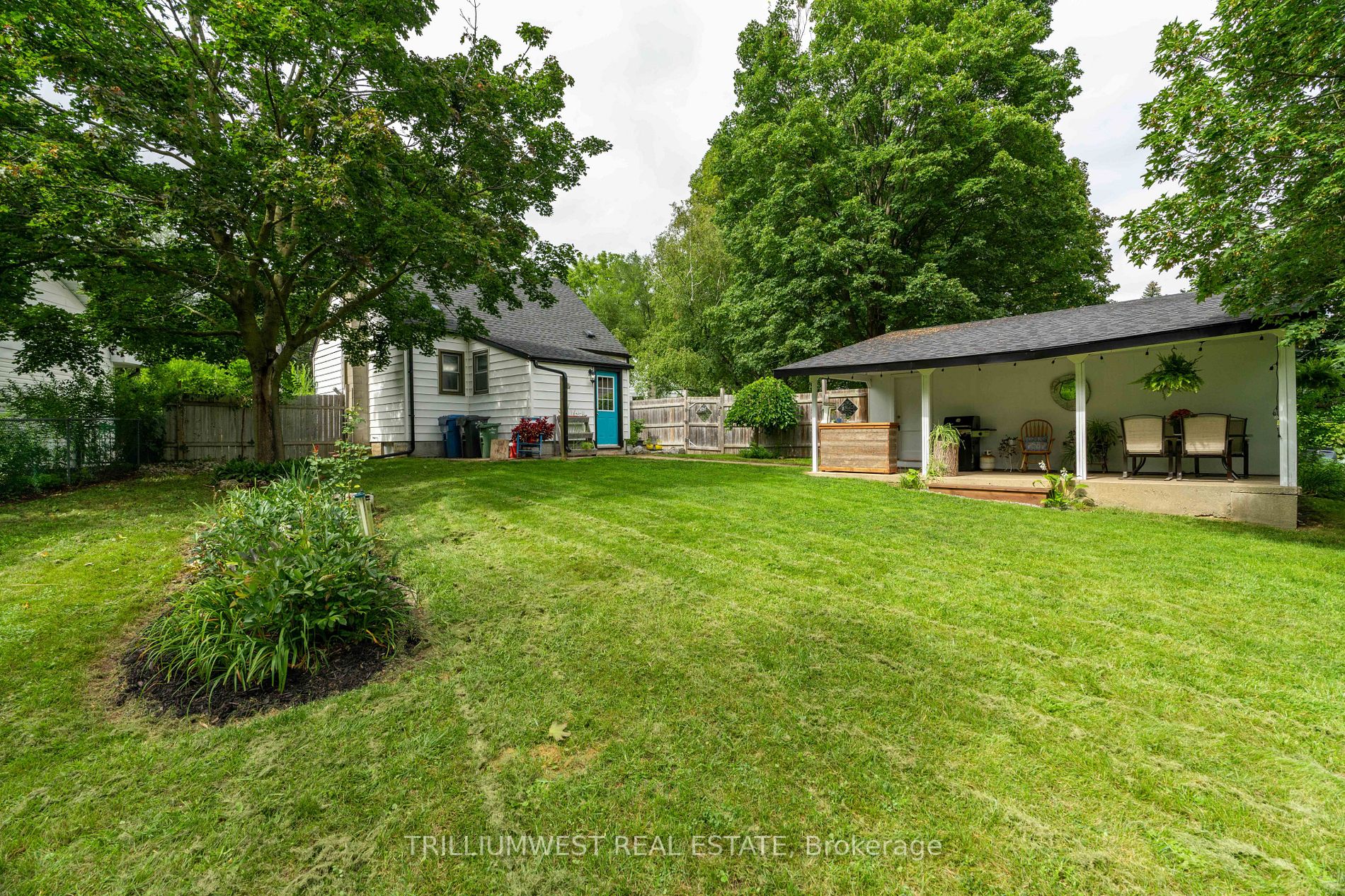 33 Merritt Boulevard
