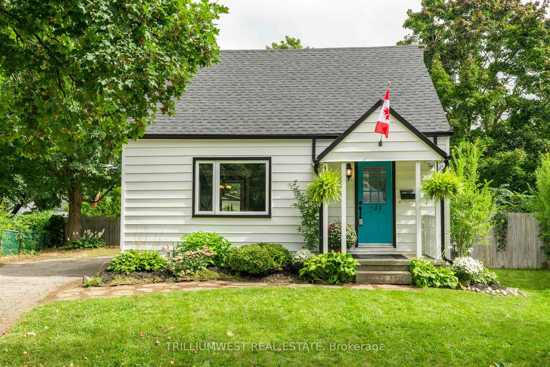 33 Merritt Boulevard