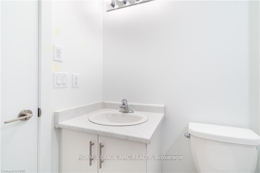 600 North Service Road, #420