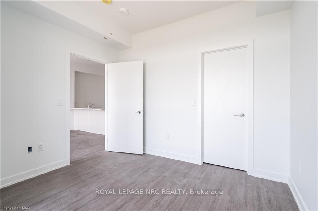 600 North Service Road, #420