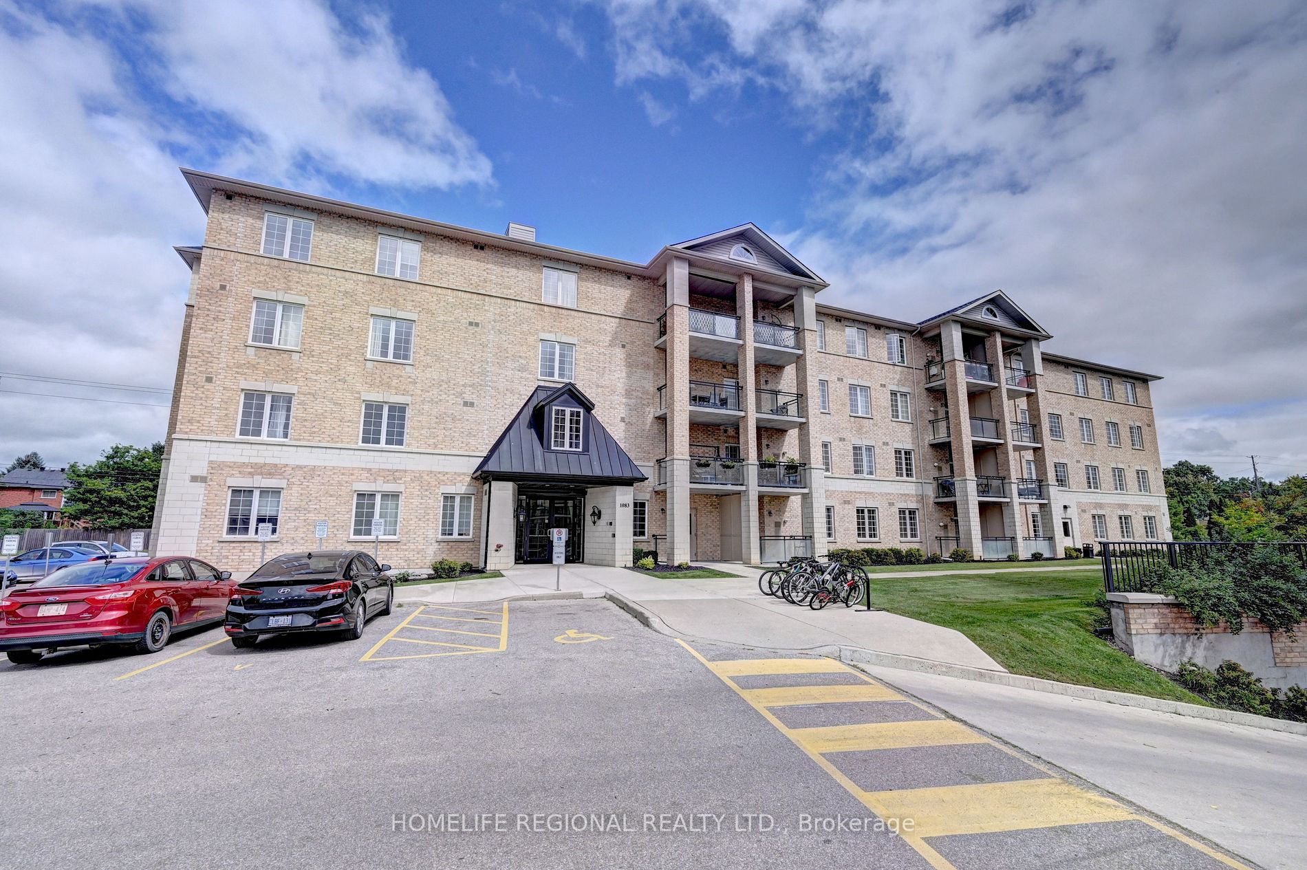1083 Gordon Street, #305
