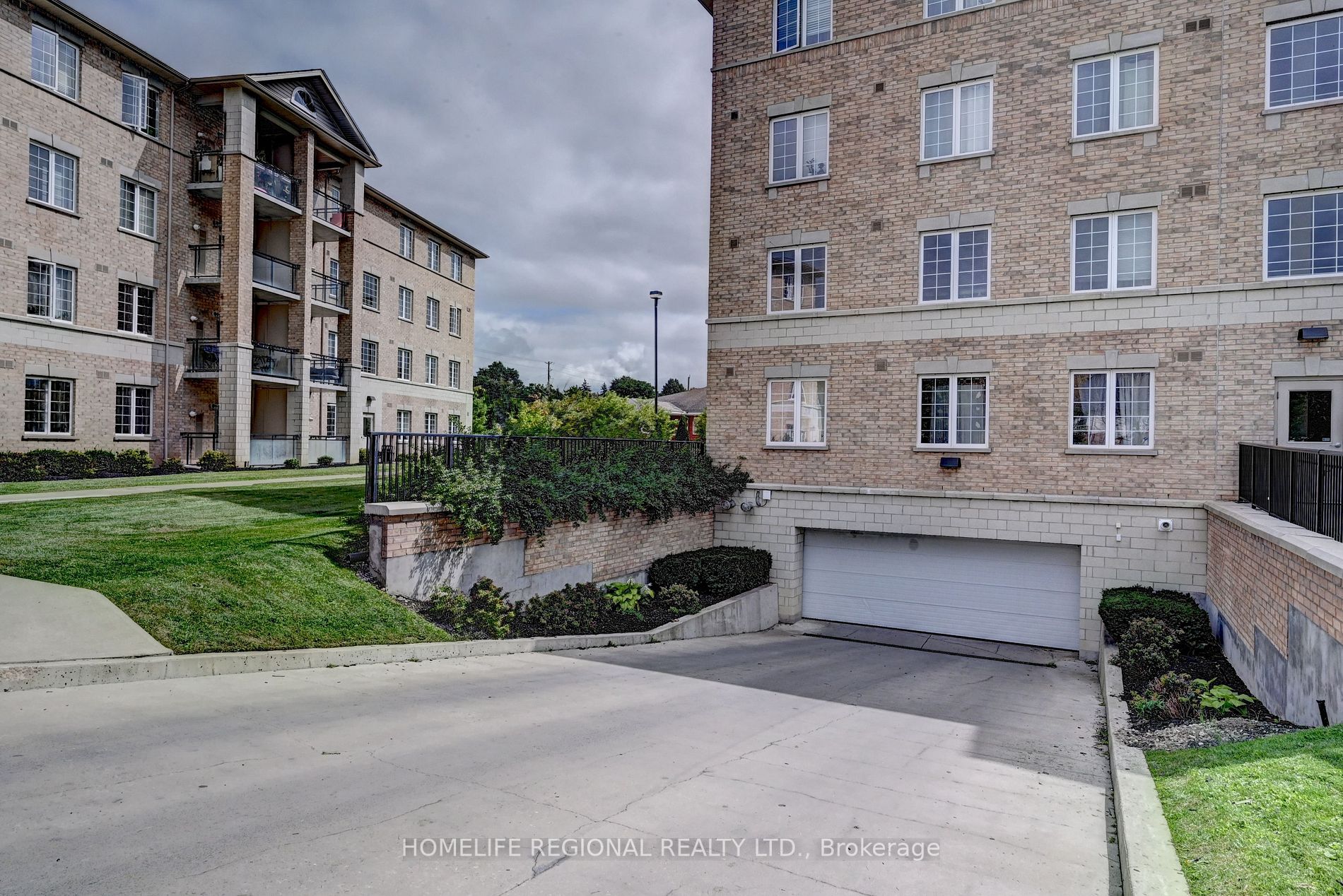 1083 Gordon Street, #305