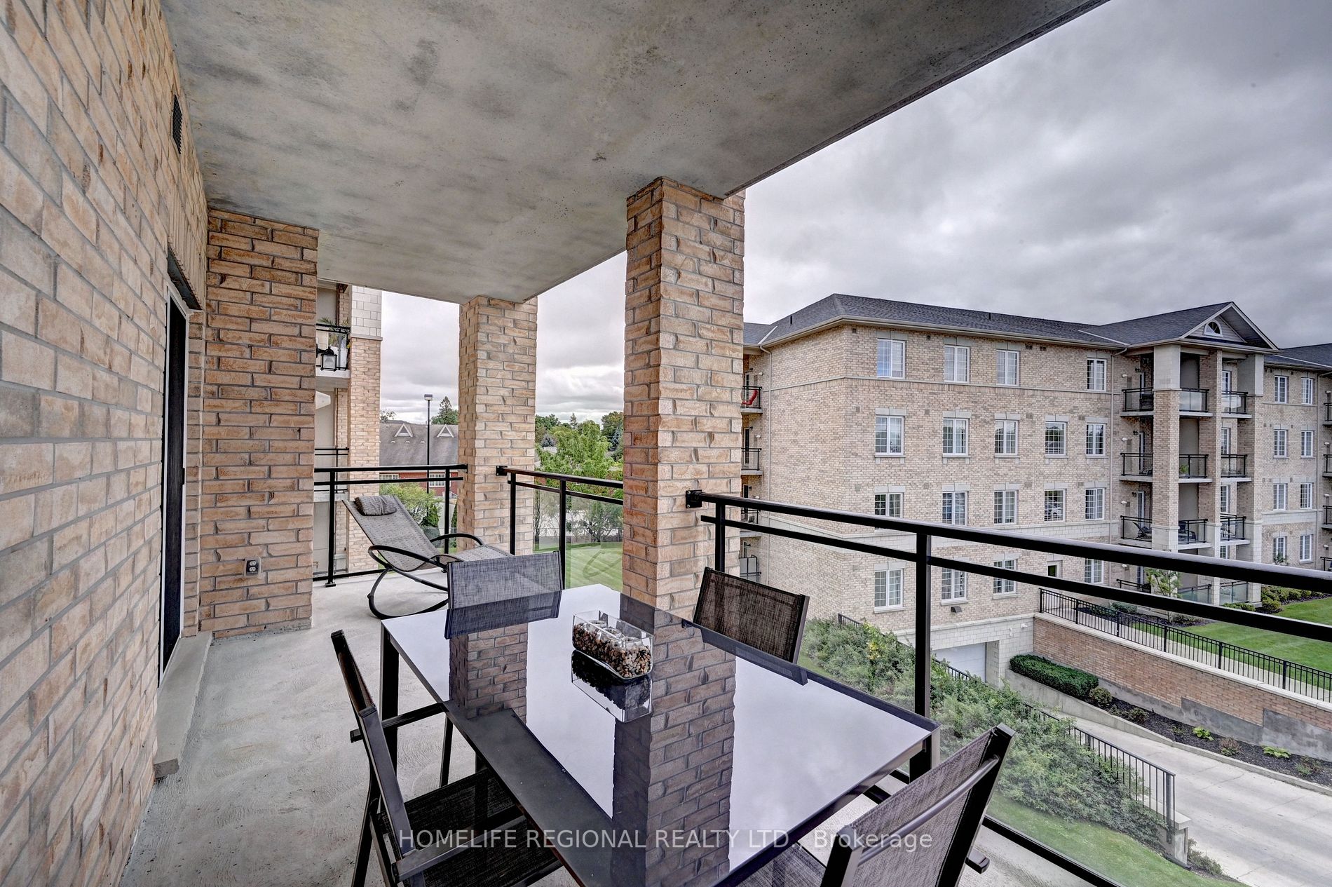 1083 Gordon Street, #305