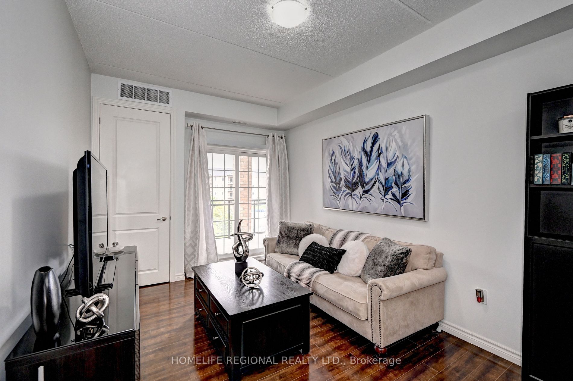 1083 Gordon Street, #305
