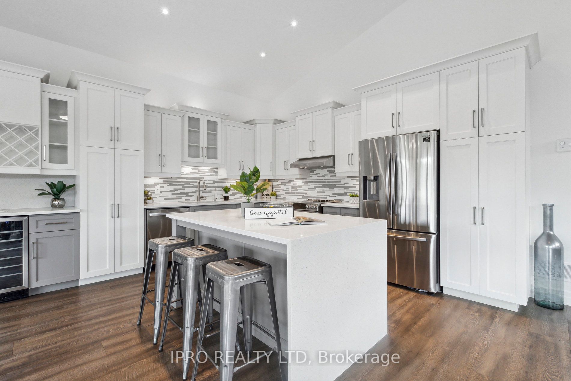 223 Woolwich St