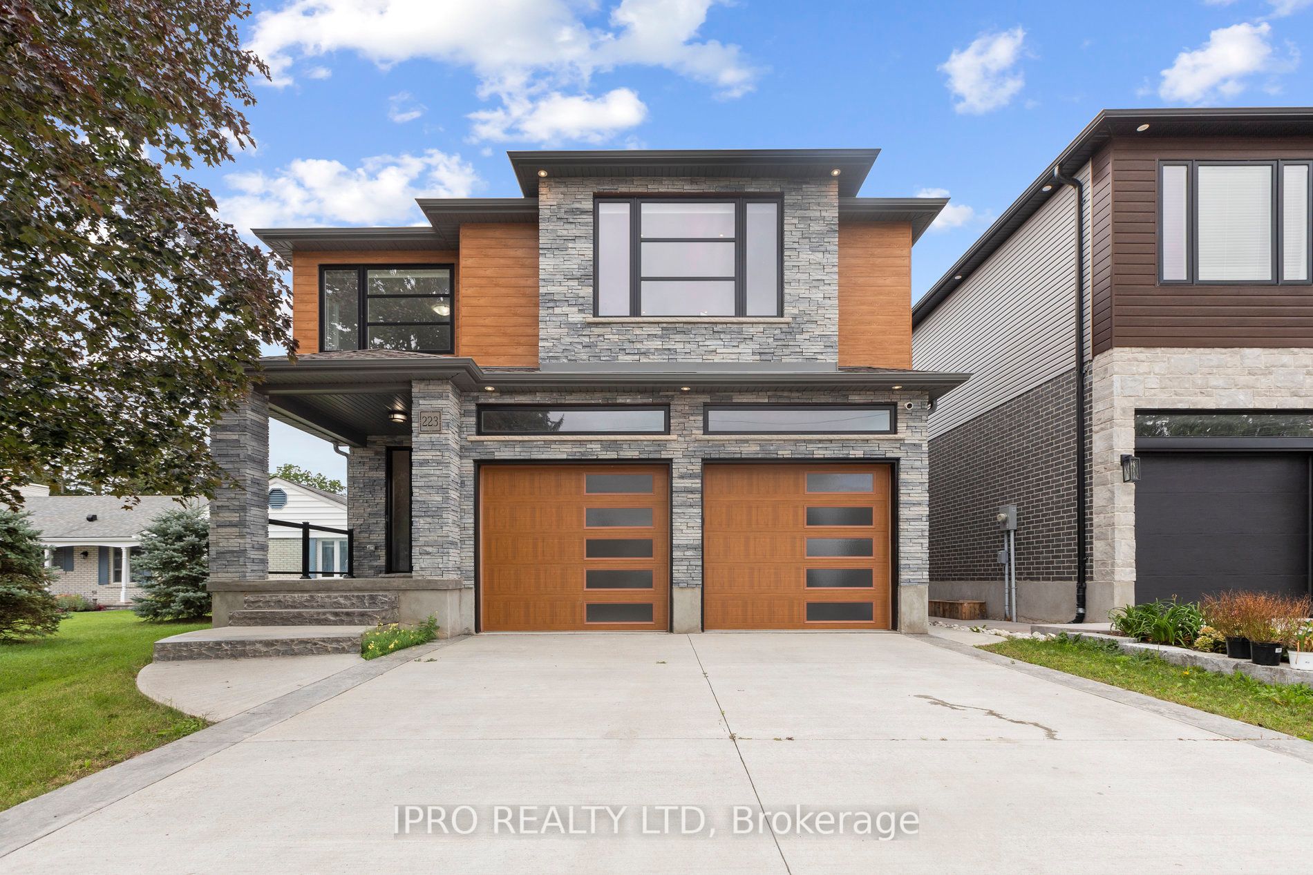223 Woolwich St