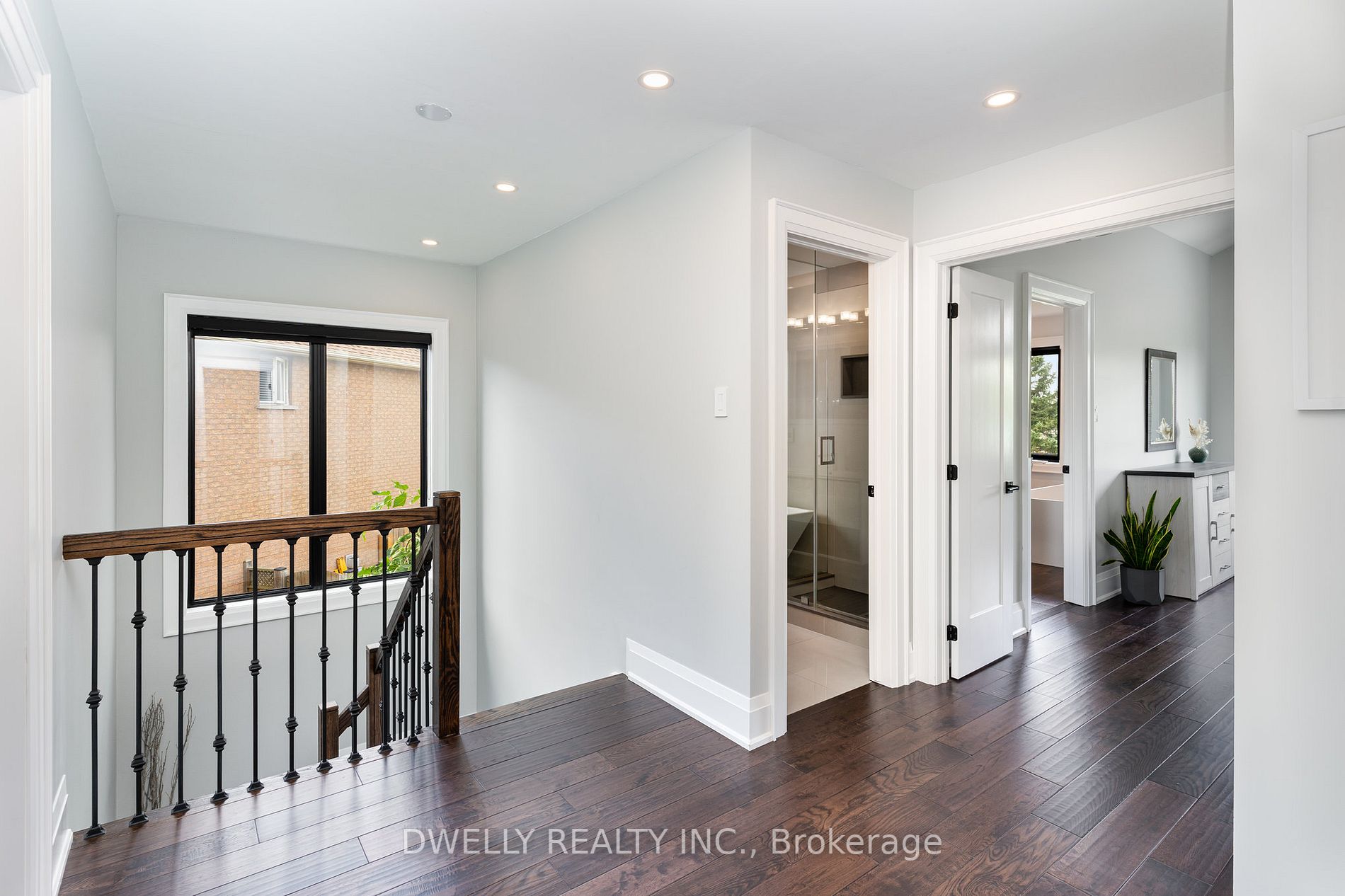 27 Gatesbury Crt