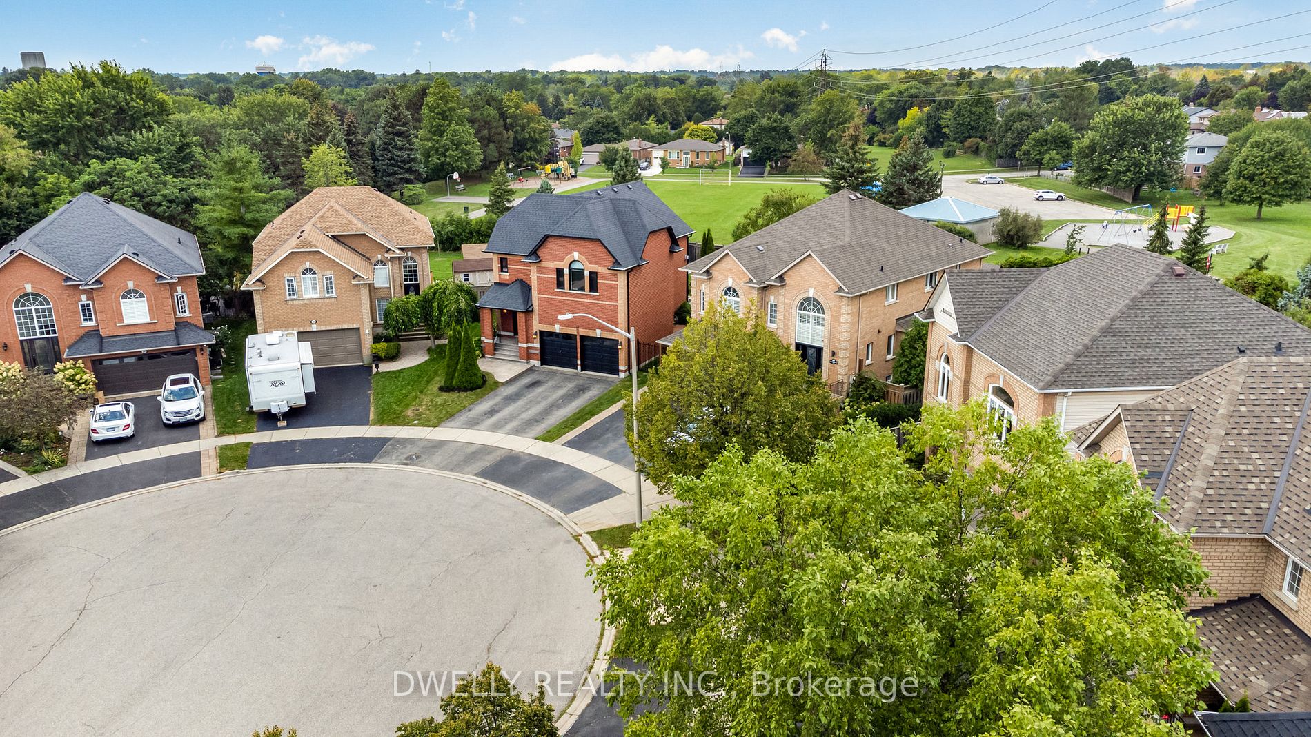 27 Gatesbury Crt