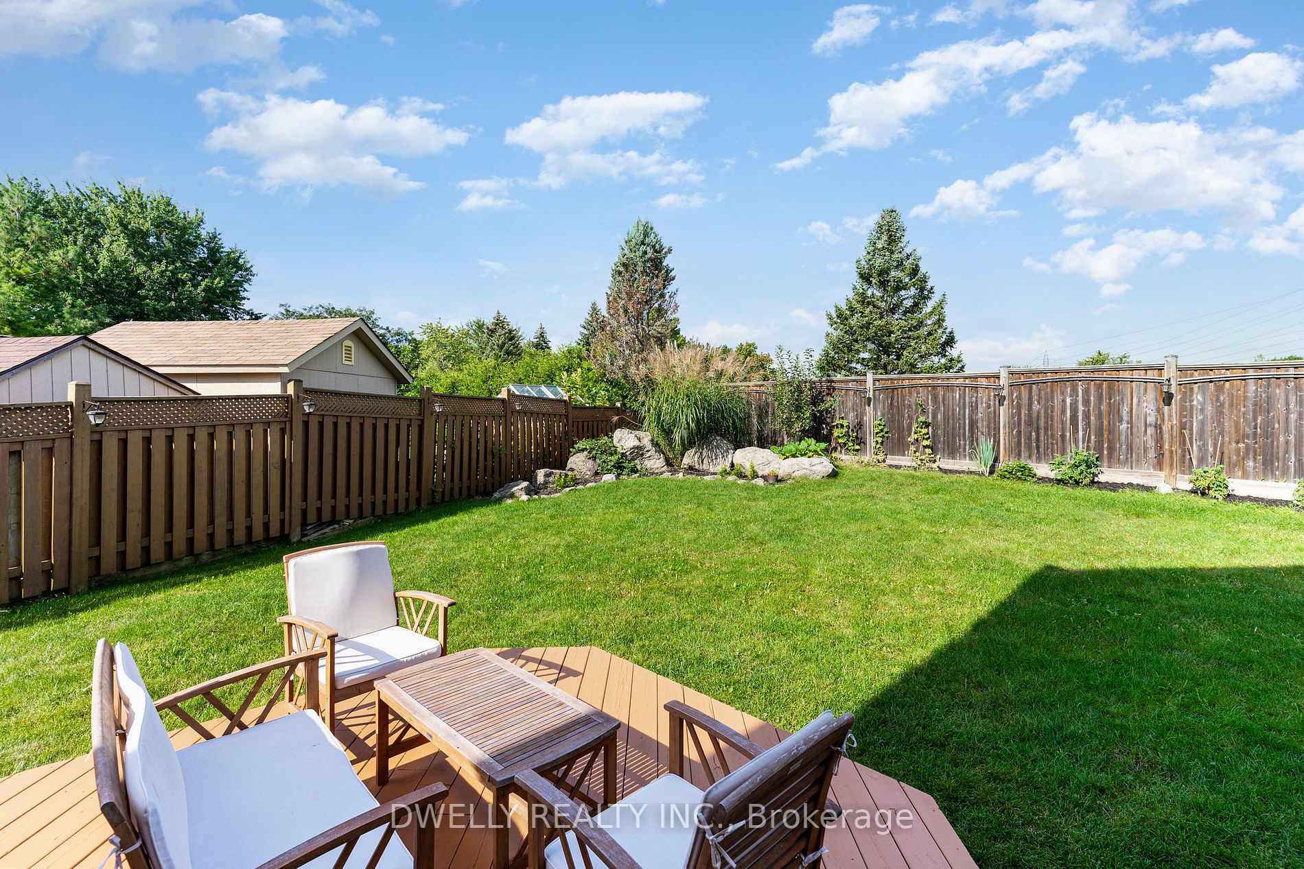 27 Gatesbury Crt