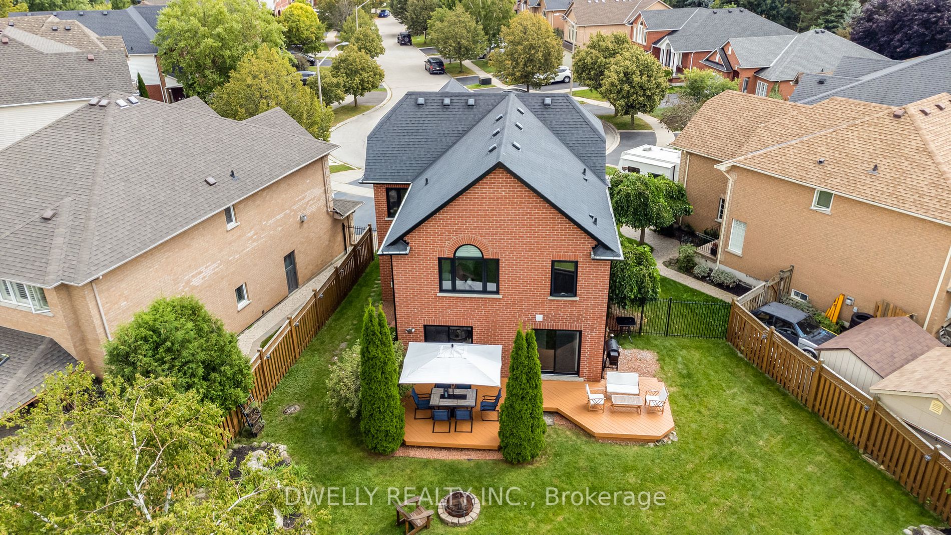 27 Gatesbury Crt