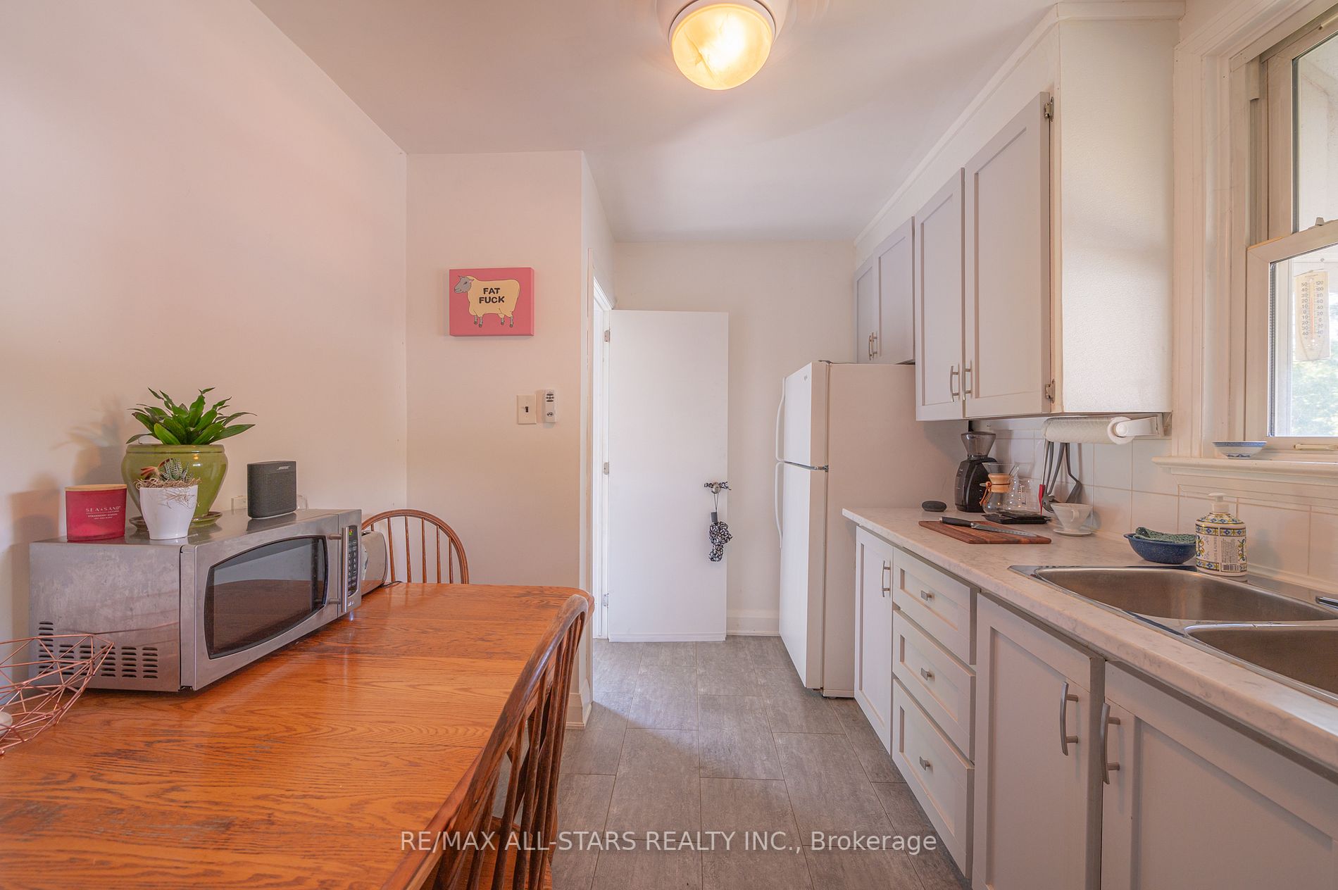 303 Caddy St