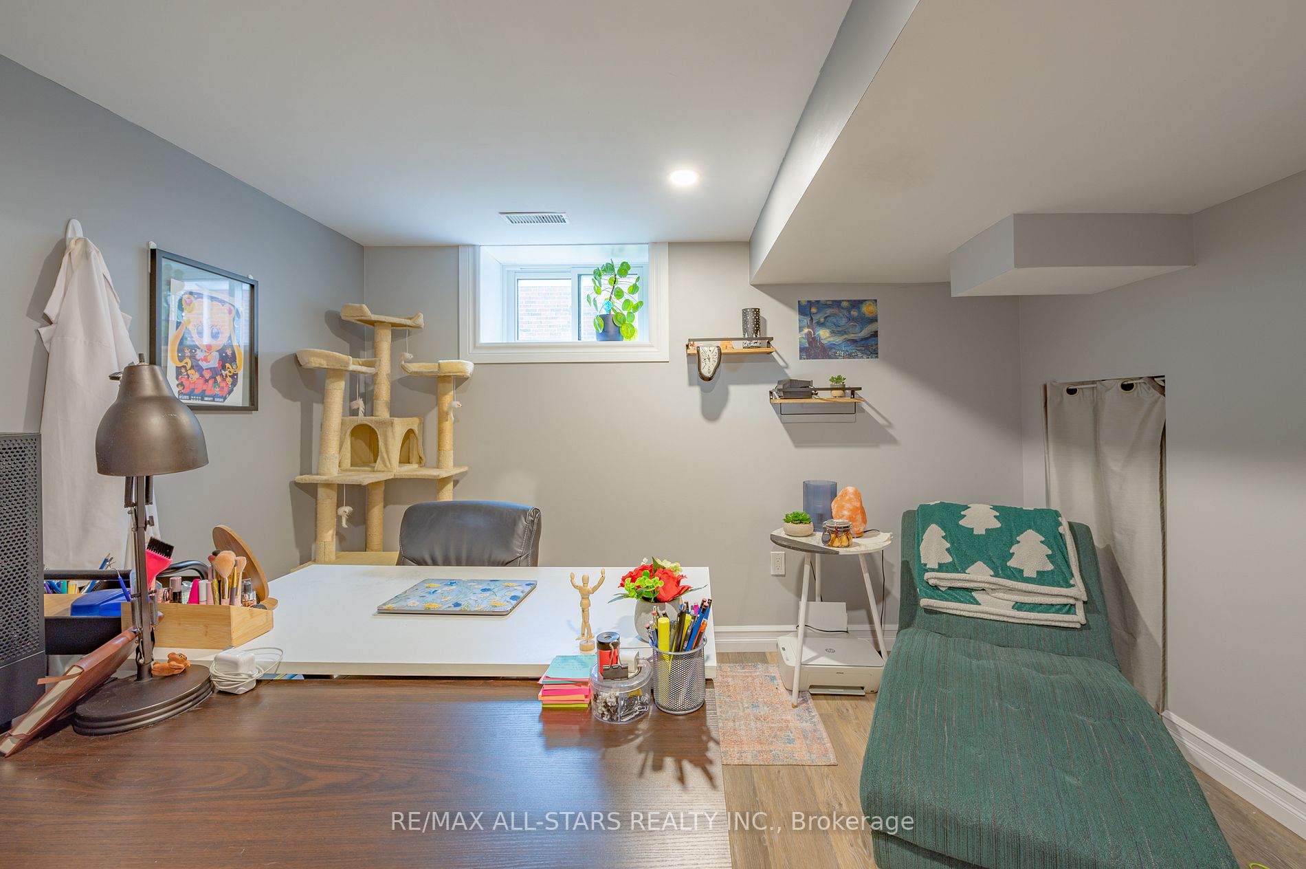 303 Caddy St